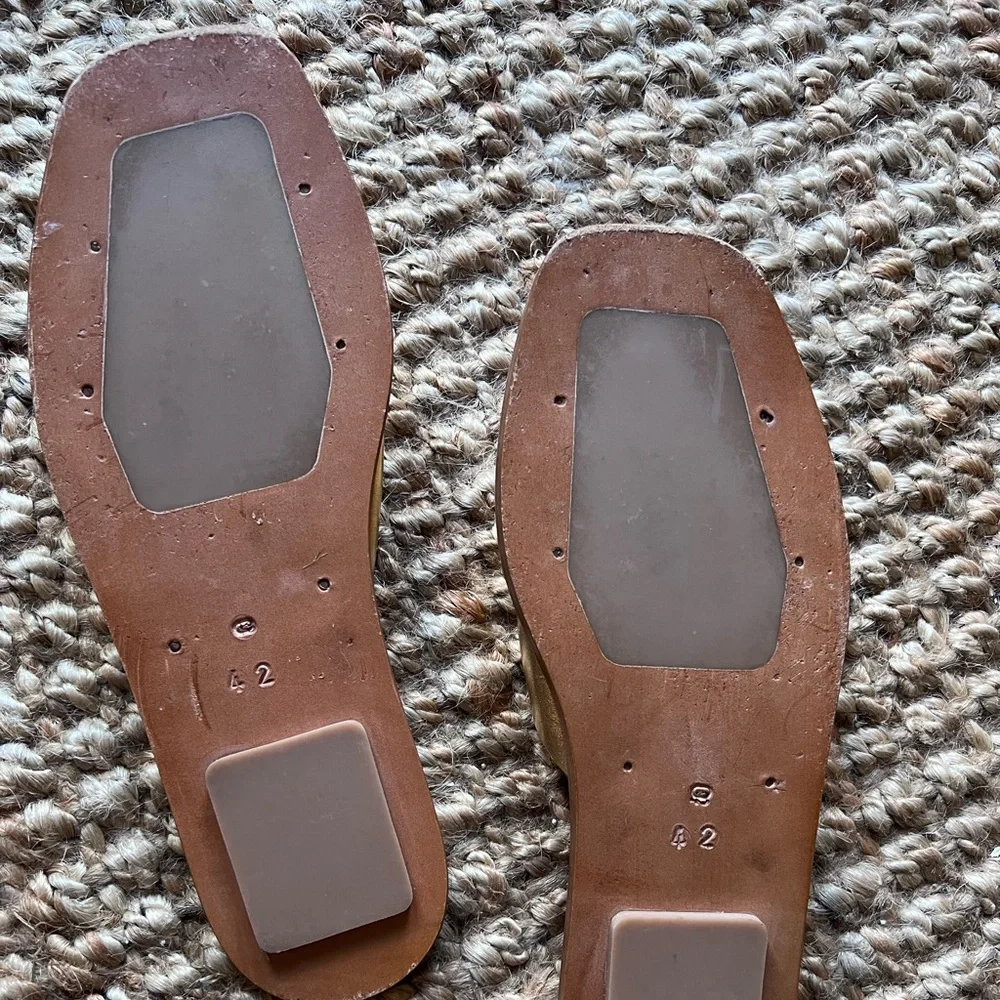 Sevilla Smith The Krysia sandal in Gold - Picture 6 of 8